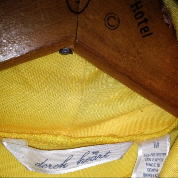 Derek Heart Yellow Short Sleeve Turtle Neck Tunic - Picture 4 of 4